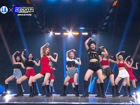 [ENG] LOONA MCountdown KCON LA 2022 Backstage (221031)