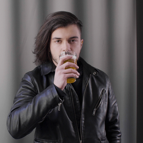 Simone gif bevuta.gif