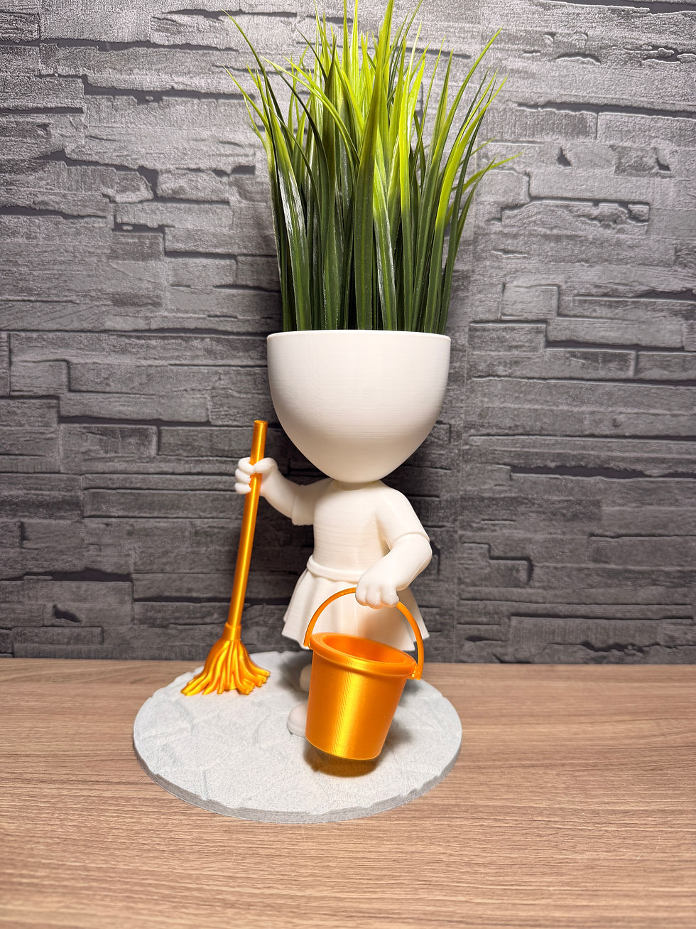 Thumbnail: Poetsvrouw Bloempot – altijd netjes!