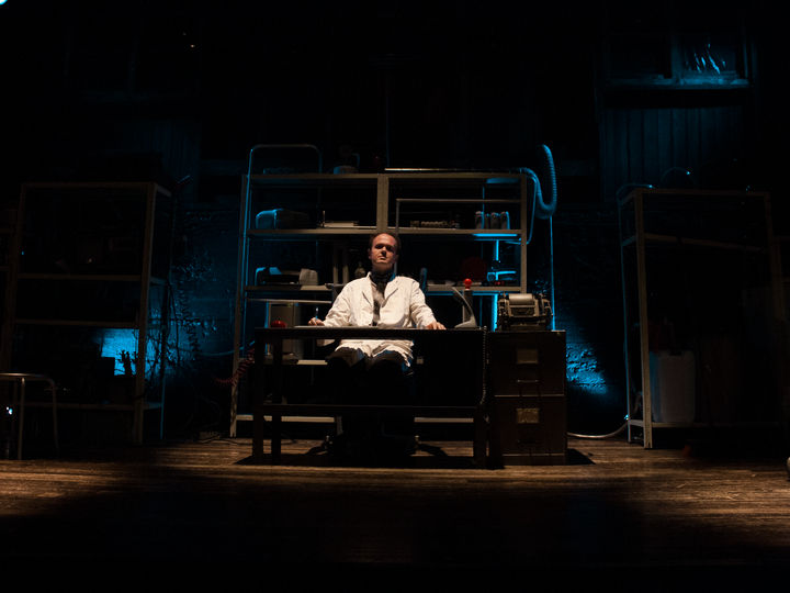 framhja rauða 7_1.jpg