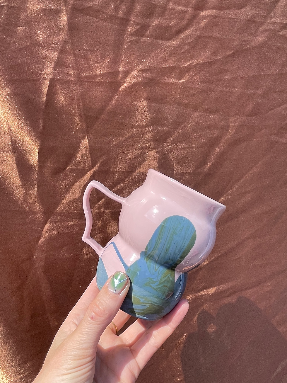 Thumbnail: Curvy cup