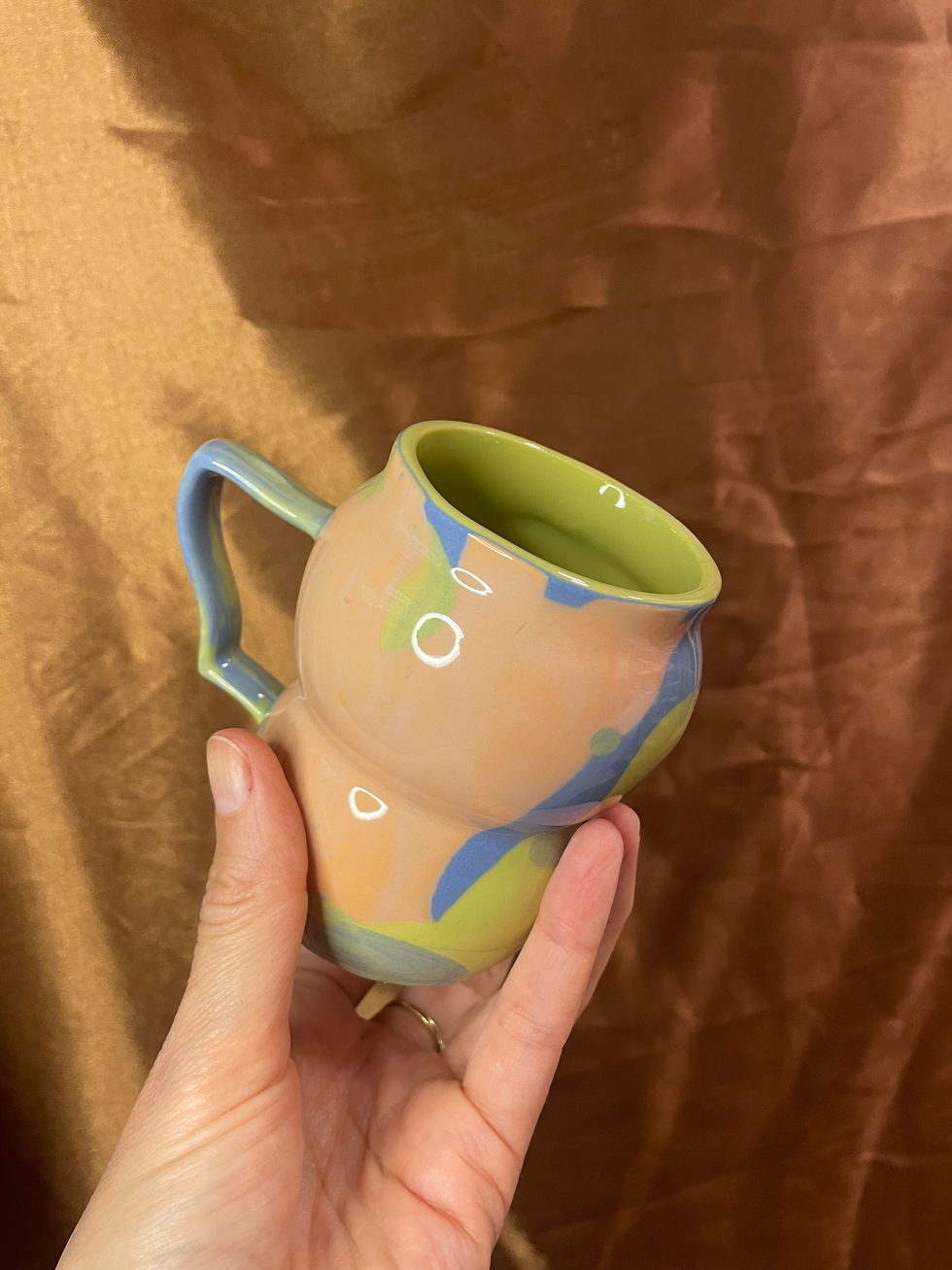 Thumbnail: Curvy cup