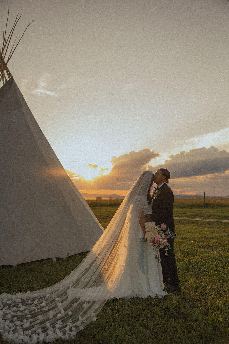 bride and groom sunset photos