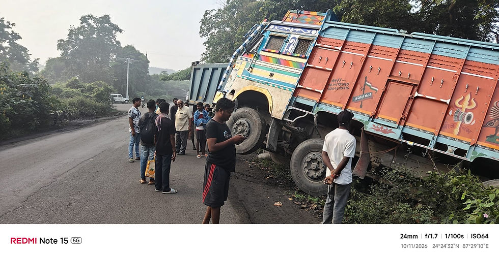 गोपीकांदर में 2 सड़क हादसे, 3 हाइवा और 1 ट्रक क्षतिग्रस्त