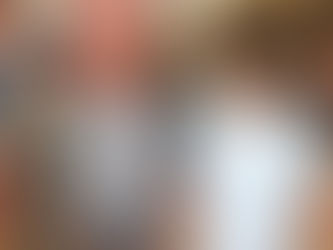 गले में गमछा, साधारण शर्ट-पैंट में पहुंचे एसीबी अधिकारी