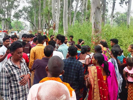 दुमका में तेज रफ्तार बाईक की चपेट में आ गई महिला