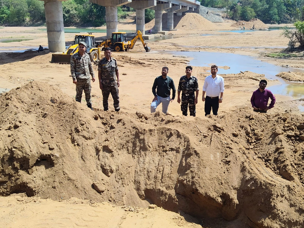 बालु का अवैध उठाव नहीं रोक पाये तो आमझारी बालू घाट को जेसीबी से खोद कर किया बंद