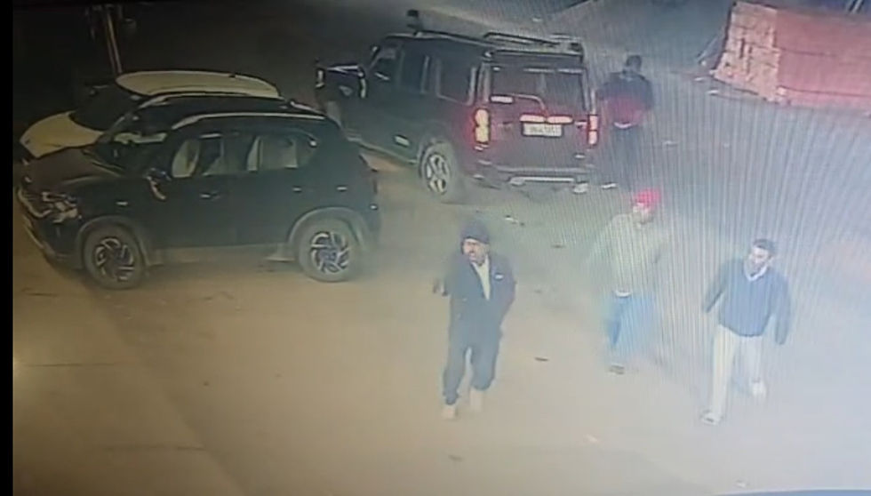 दुमका में बेखौफ बदमाशों ने किया चार राउंड फायरिंग, देखिए वीडियो