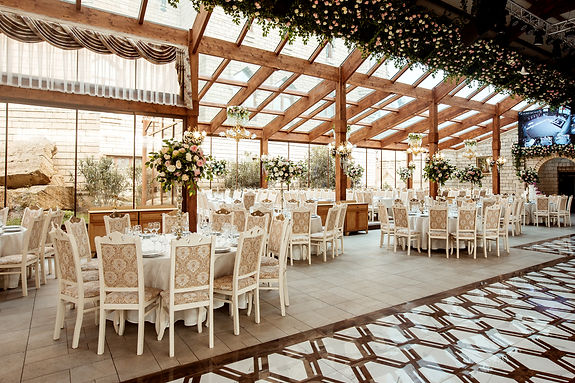 restaurant-hall-ornated-with-flowers.jpg