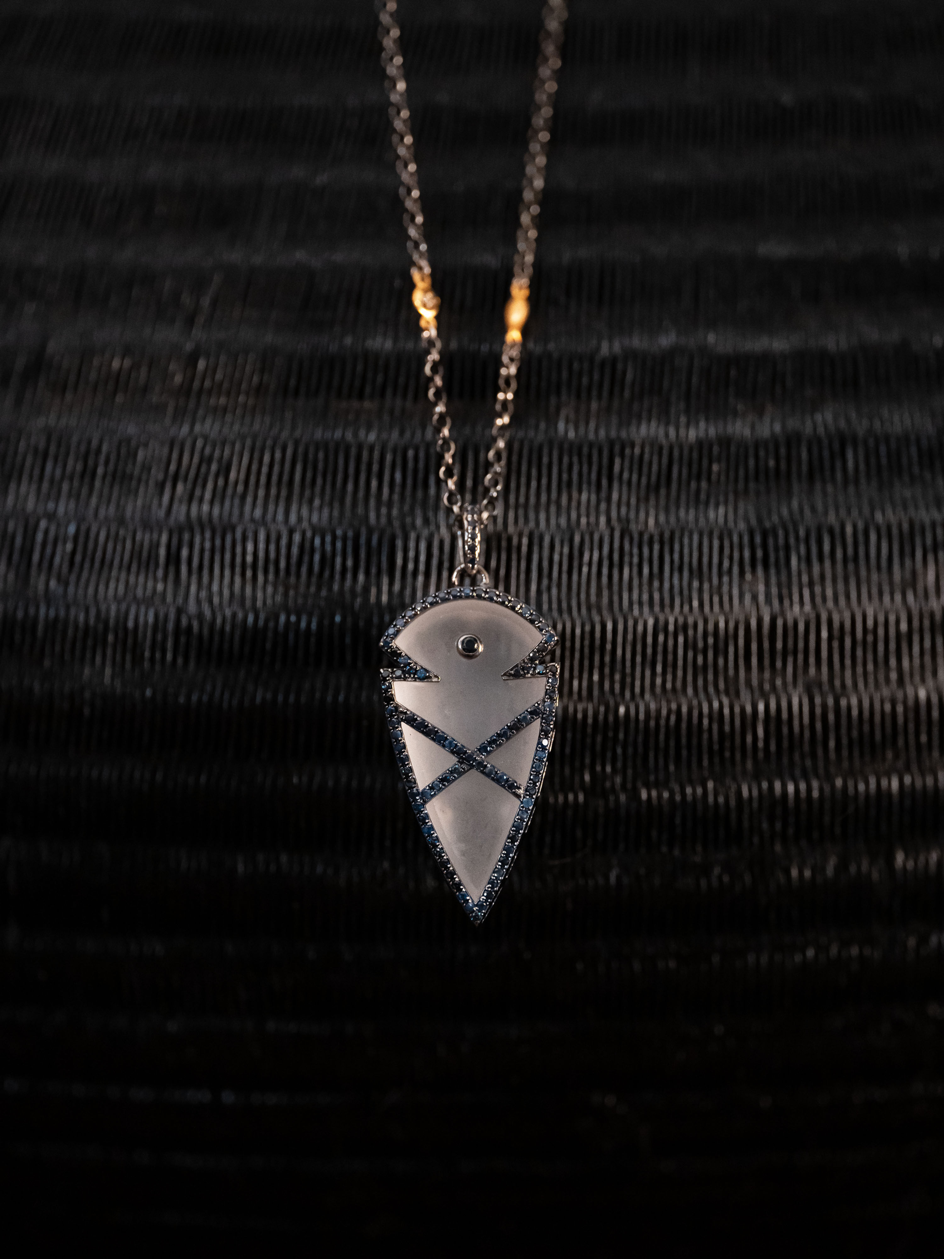 CLEAR QUARTZ + BLUE SAPPHIRES : LUXANA (PETITE)