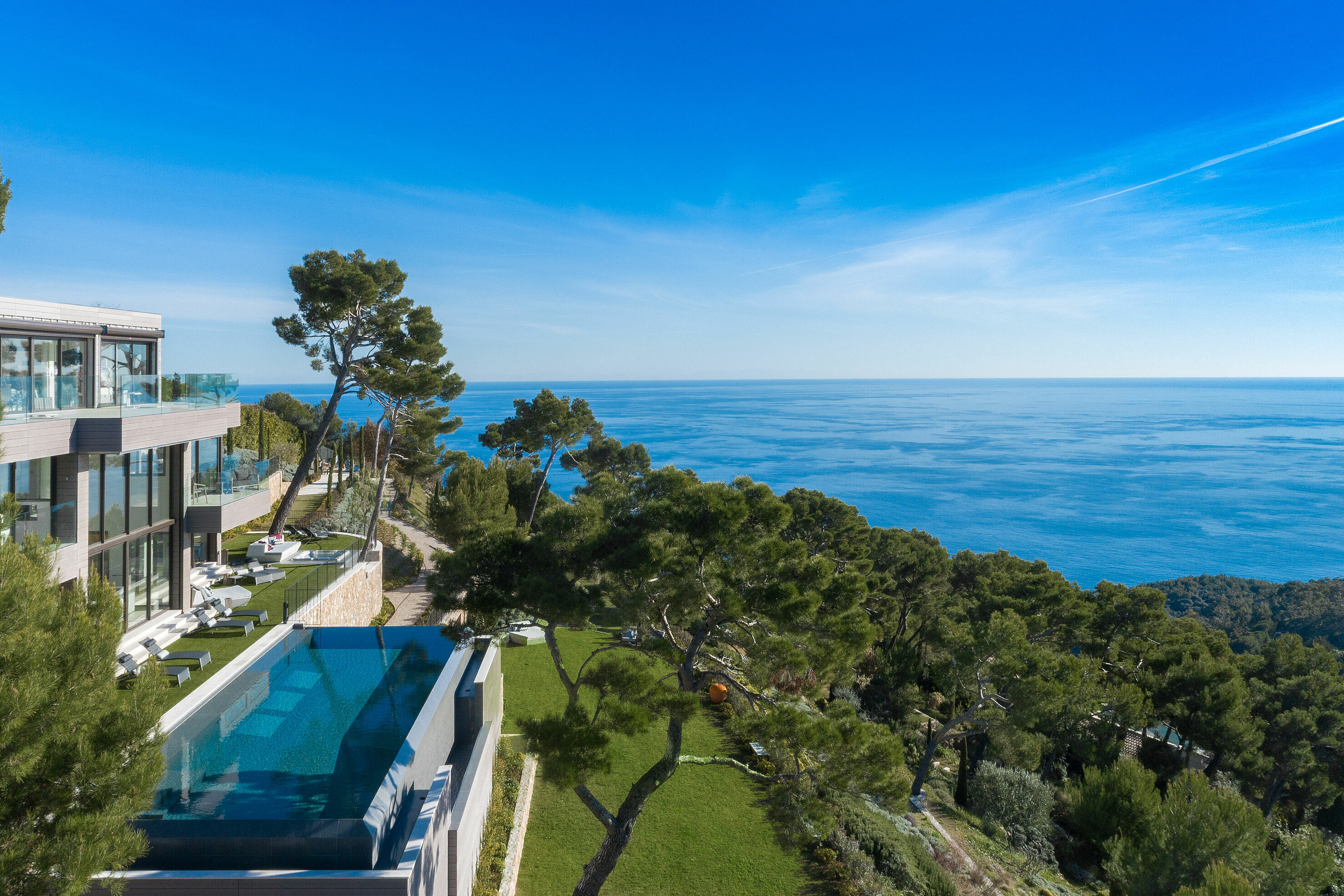 Prestige Estate Le Rocher