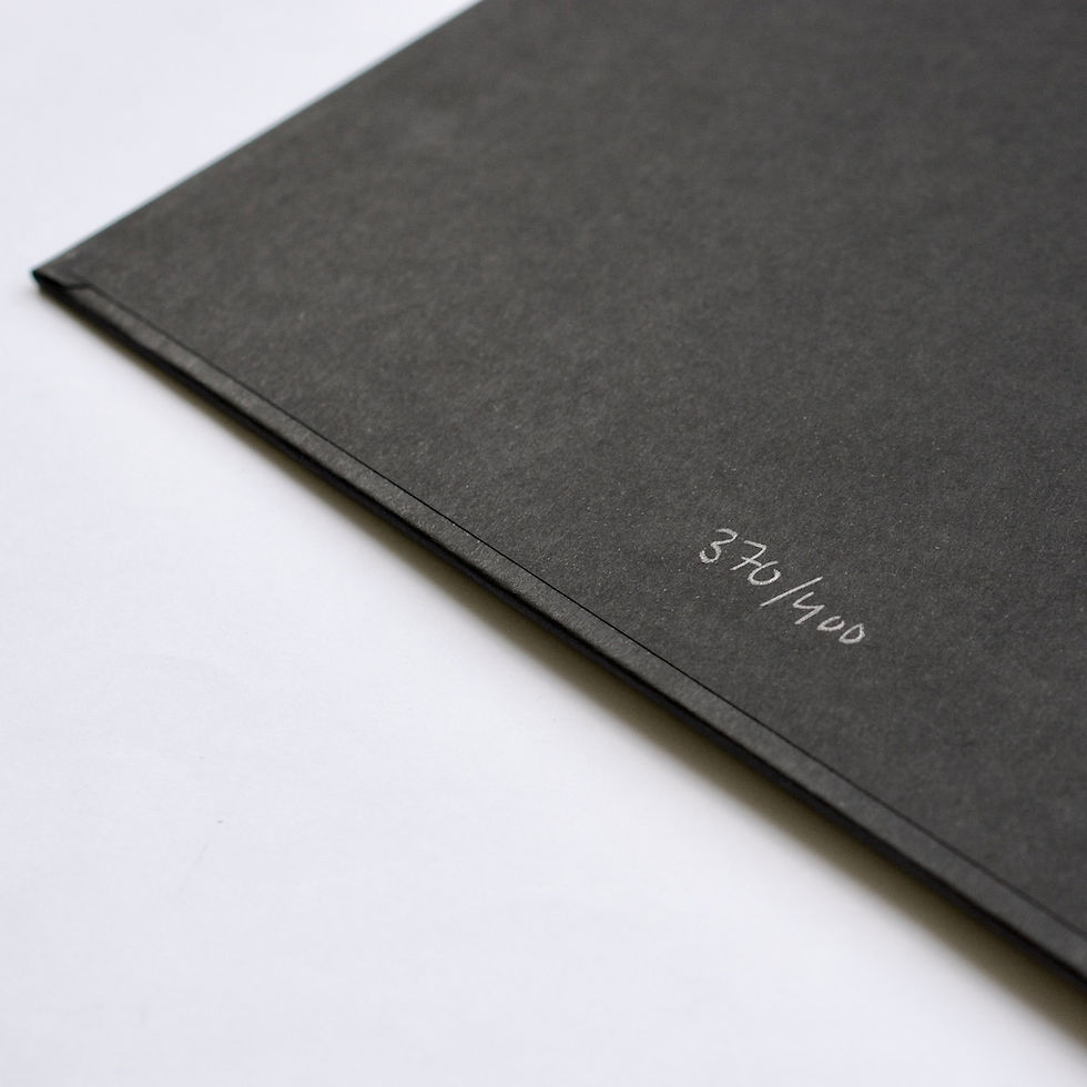 サムネイル： TYRE CHOICE  by Gerry Johansson