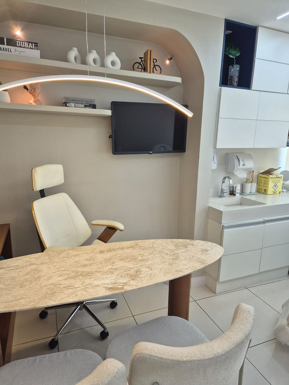 Eye-level view of a medical consultation room with orthopedic tools