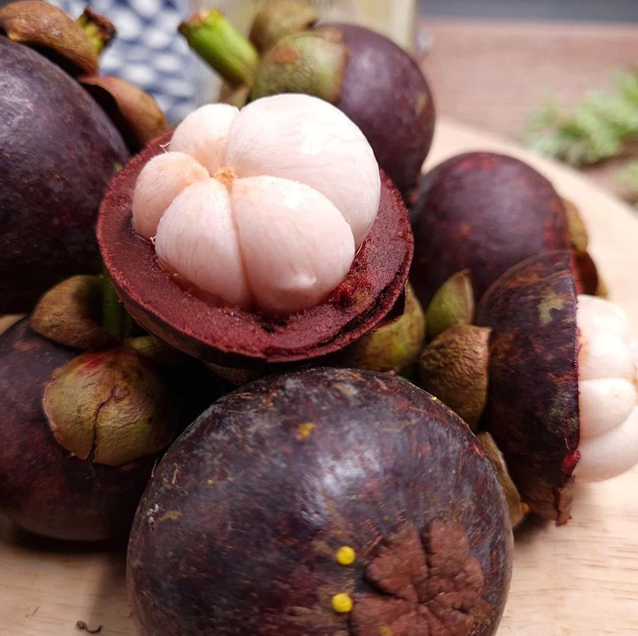 Mangosteen (1kg)
