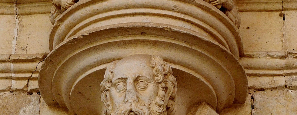 Here is an image inside Real Monasterio San Zoilo.