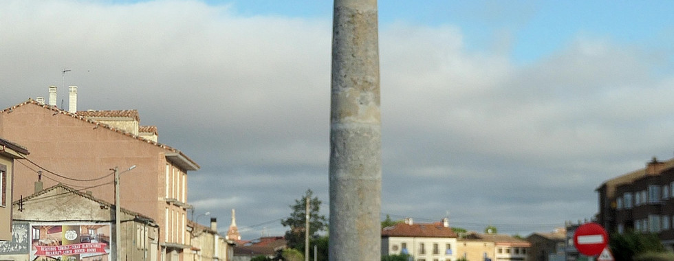 Here is a cross in an intersection in the village of Rabé de las Calzadas.
