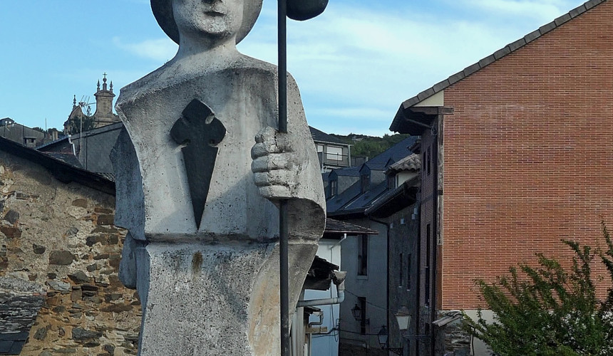 This is a pilgrim statue in Villafranca del Bierzo.