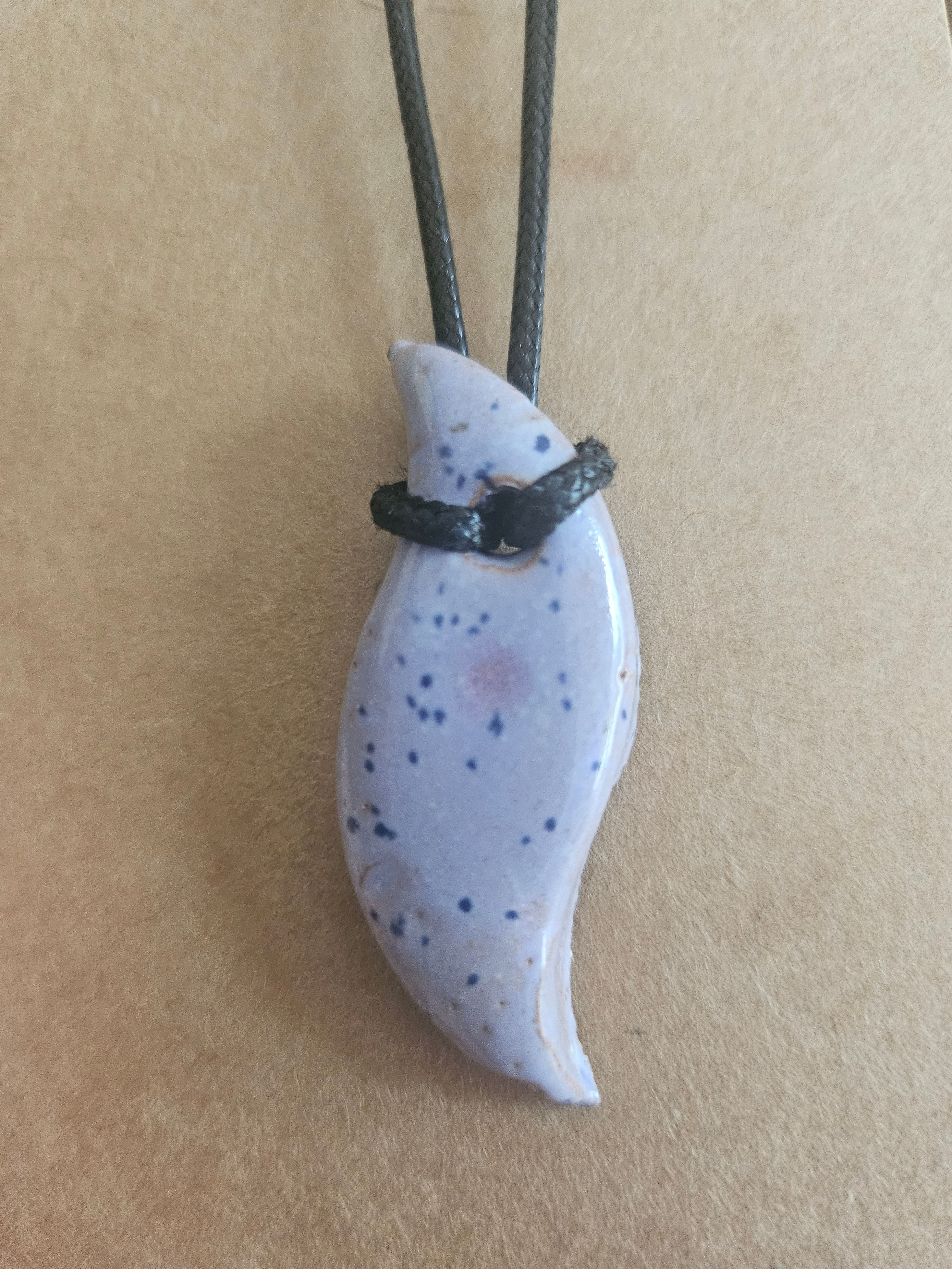 Pendentif flamme celtique "Bleu moucheté"