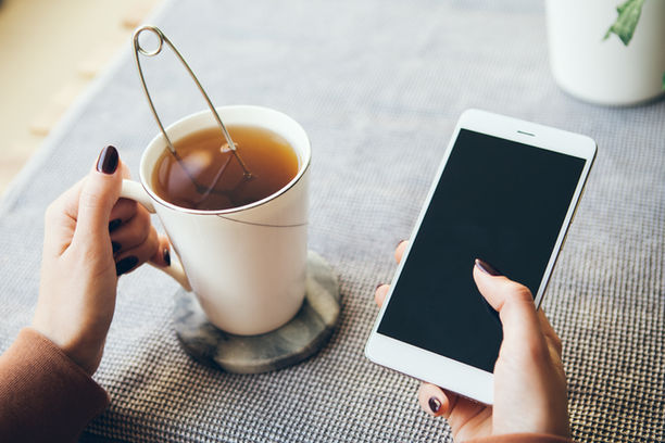 HAPPY PHONE, HAPPY HOME. I mean, really, is this text sparking joy?