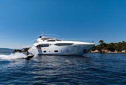 location bateau saint-tropez port grimaud cannes fréjus cogolin sainte maxime cote d'azur avec ou sans skipper saint-tropez yacht charter sunseeker 115 sport