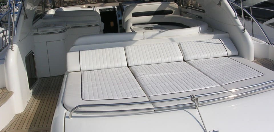 Location de bateau PRINCESS V50 à Saint Tropez, STYS