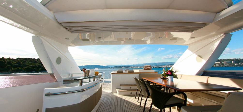 Location de PRINCESS 98 à Saint Tropez, STYS