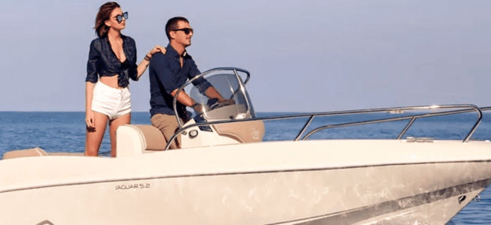 Location de bateau JAGUAR 5.2 à Saint Tropez, STYS