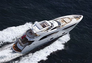 location bateau saint-tropez port grimaud cannes fréjus cogolin sainte maxime cote d'azur avec ou sans skipper saint-tropez yacht charter sunseeker 115