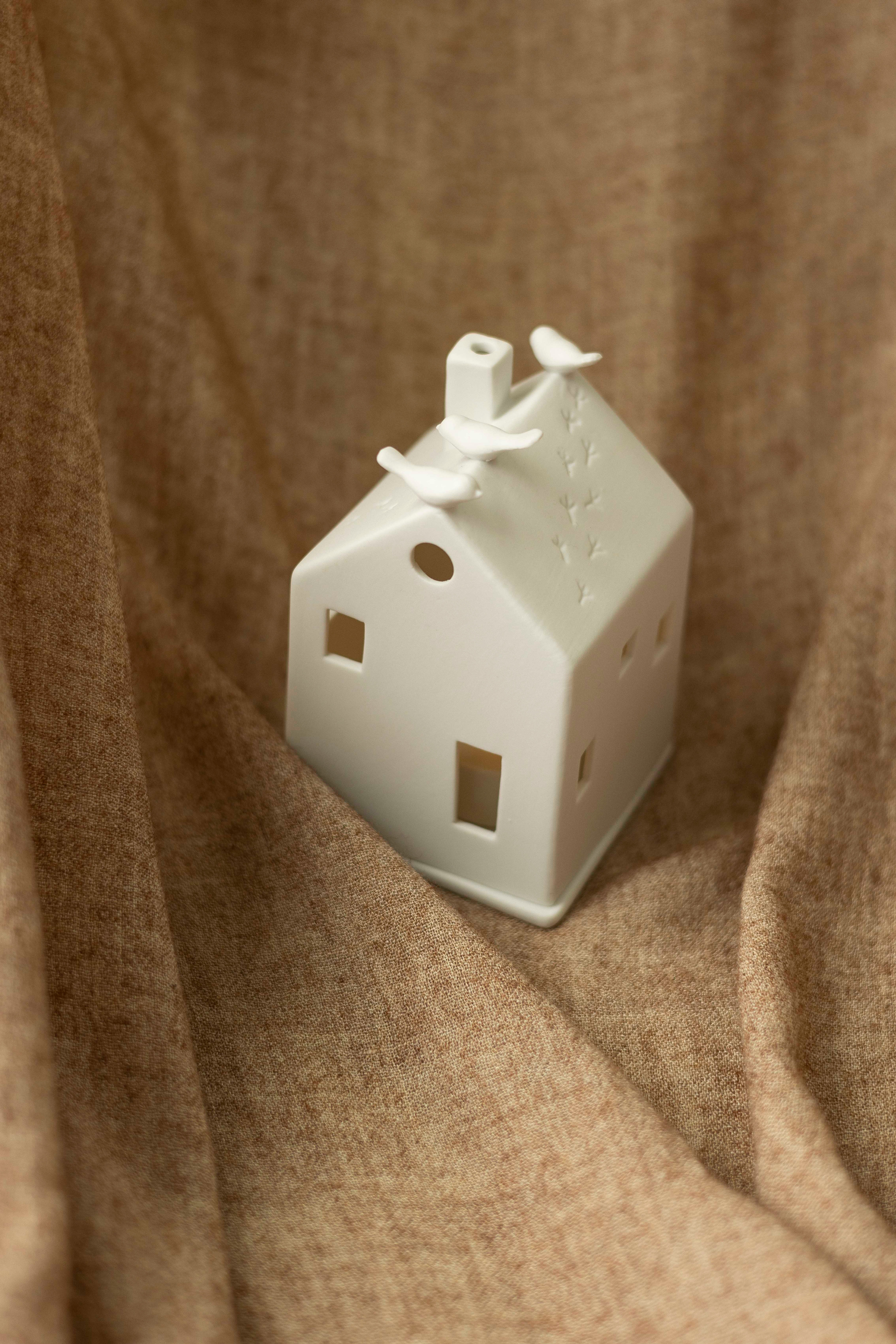 porseleinen lighthouse birds