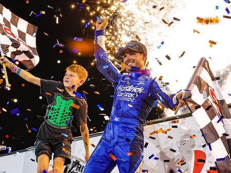 STUCK THE LANDING: Kyle Larson Flies into Iowa, Dominates 65th Knoxville Nationals