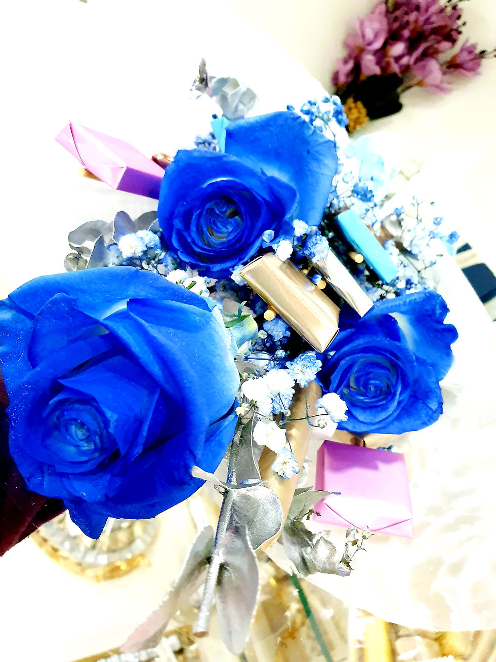 Thumbnail: Triplet Blue Rose with Chocolate