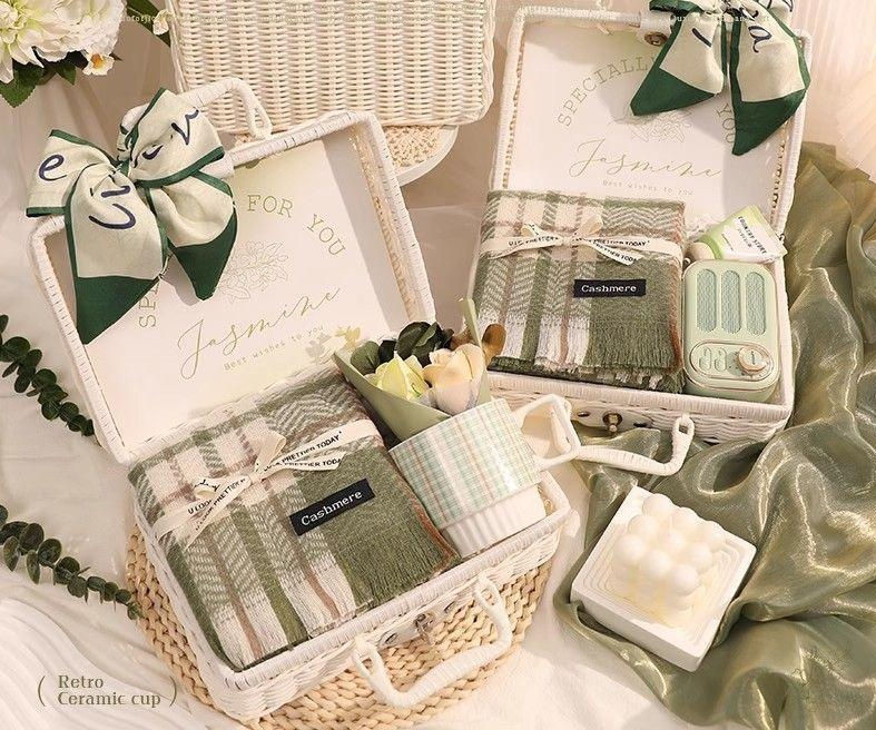 Thumbnail: FM01 Men’s Gift Set – Cozy Scarf & Essentials with Rattan