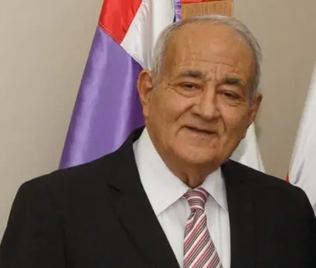 El Dr. Almanzor González Canahuate