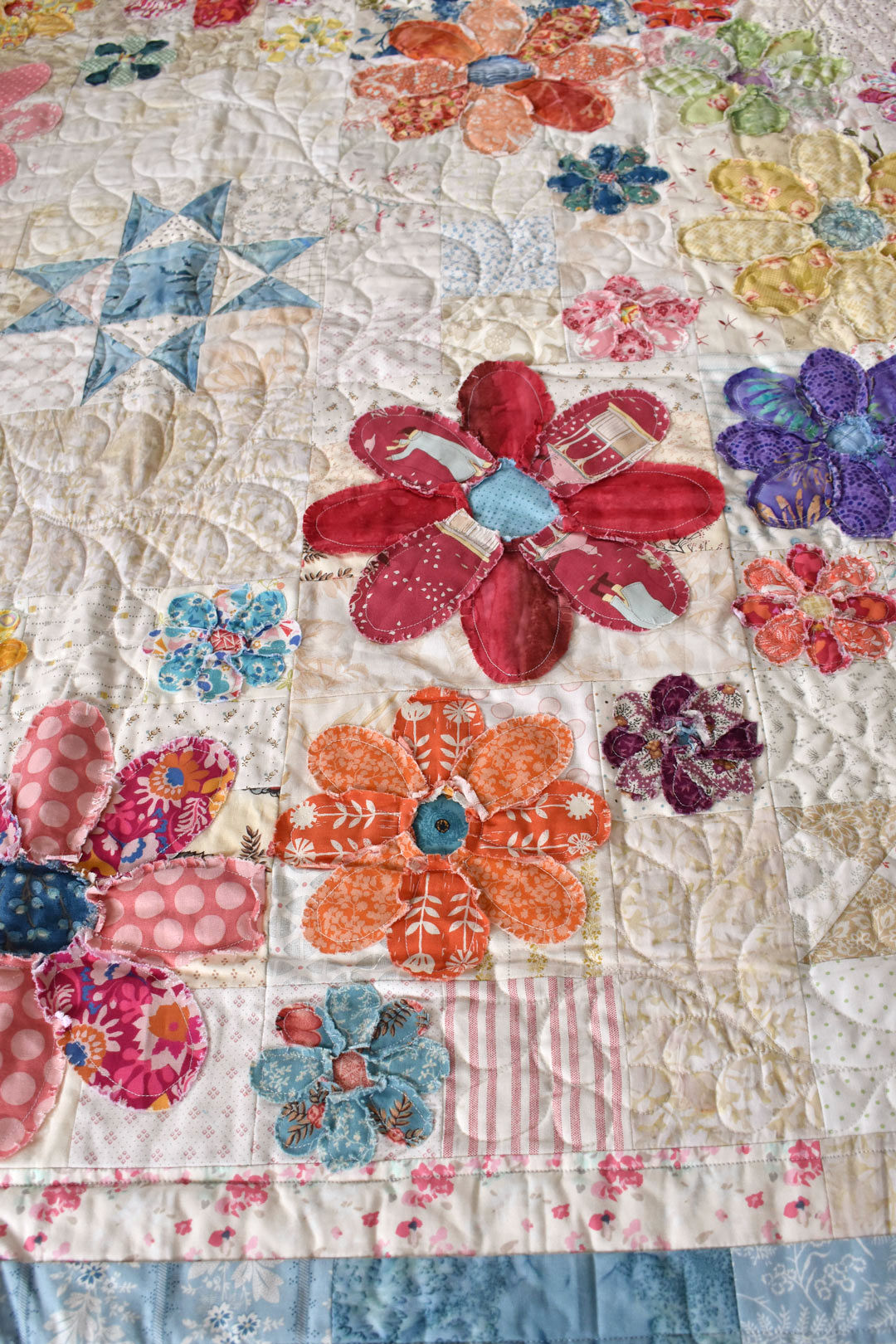Houston | An Applique Flower Quilt | Paper Pattern