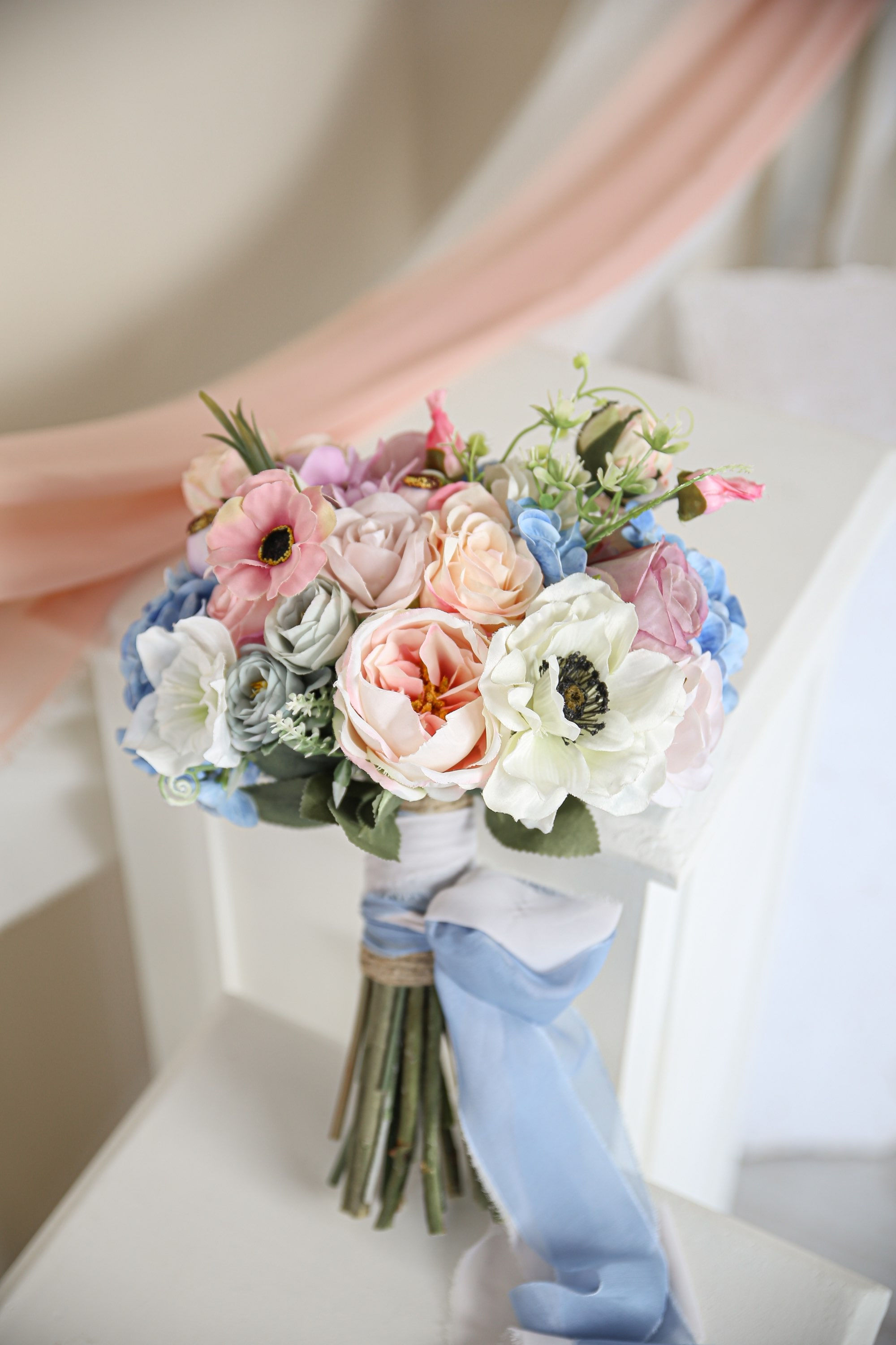 Lila Mavi Bahar Çiçekleri