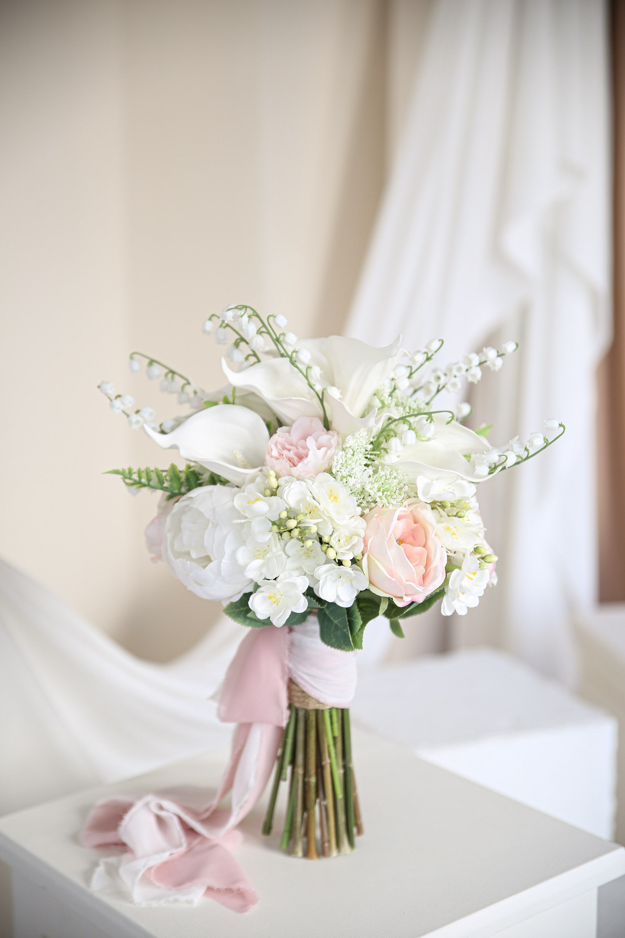 Pudra Beyaz Müge ve Gala Buketi