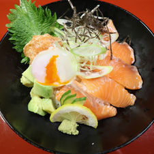 サーモン丼