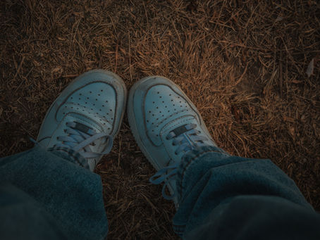 Te quise por mi inocencia ciega.