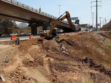 Filtraciones de agua causaron daños en conexión del periférico con bulevar Cuauhtémoc, descartan que sea por el puente