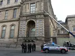 Robo de película en el Louvre: ladrones roban joyas “invaluables” de la colección real francesa en pleno día