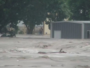 Texas: 13 muertos y más de 20 menores desaparecidos por desbordamiento del río Guadalupe