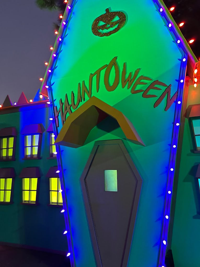 Haunt-O-Ween, experiential marketing, immersive Halloween mazes, haunted extravaganza, spooky delights, experience