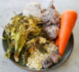 霸王花豬骨湯  Pork bone soup with natural sword blossom (Hylocereus undatus)