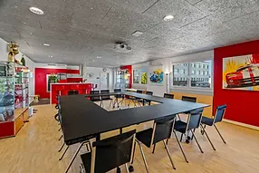 Salle-conférence-Viper-Museum copie.webp