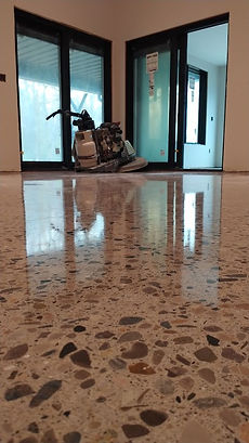Barn Grinder high gloss.jpg