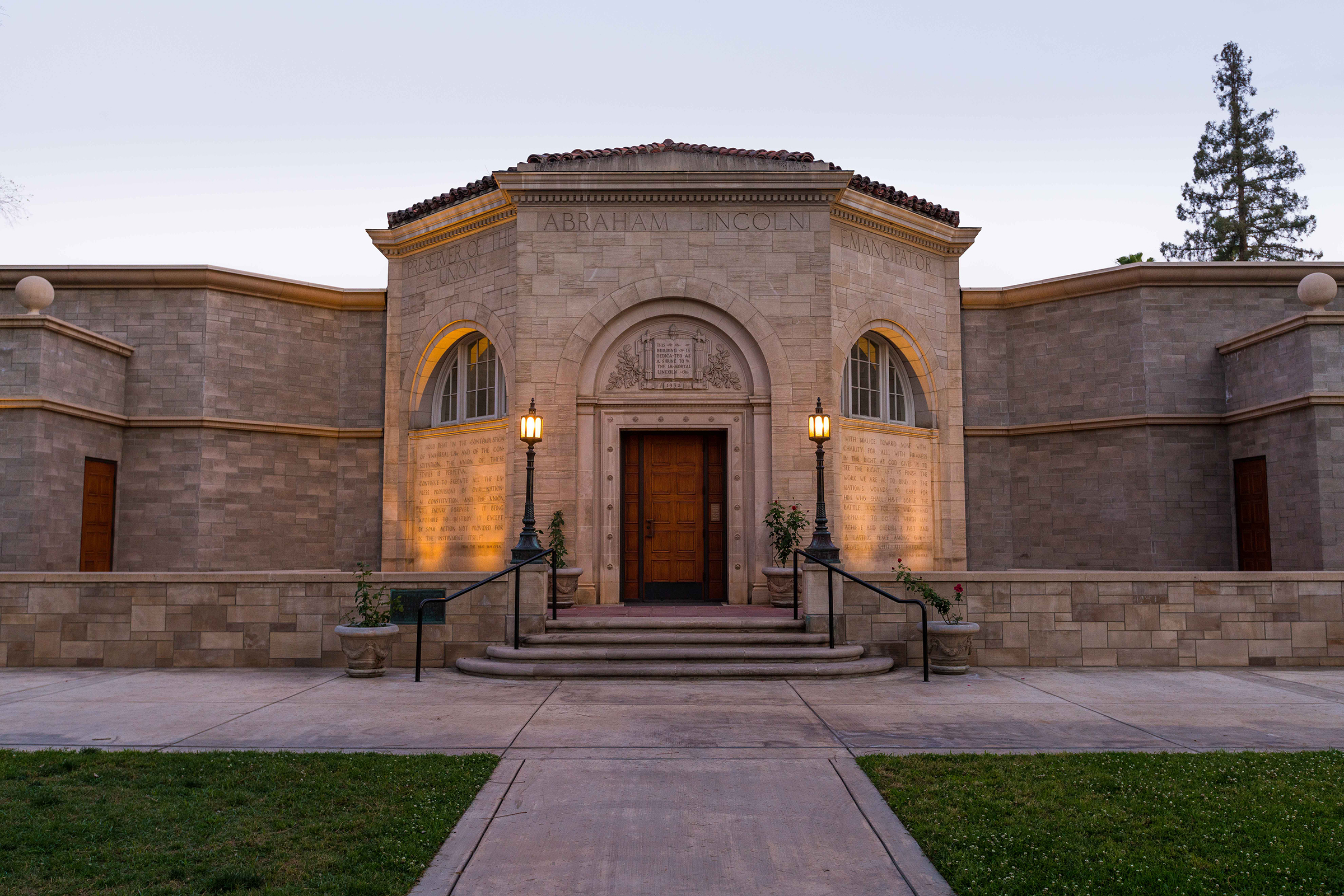 Lincoln Shrine