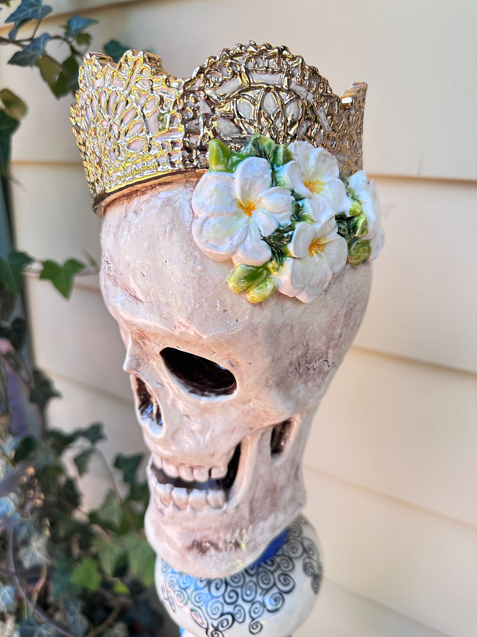 Thumbnail: ceramic  Skull King Garden Totem