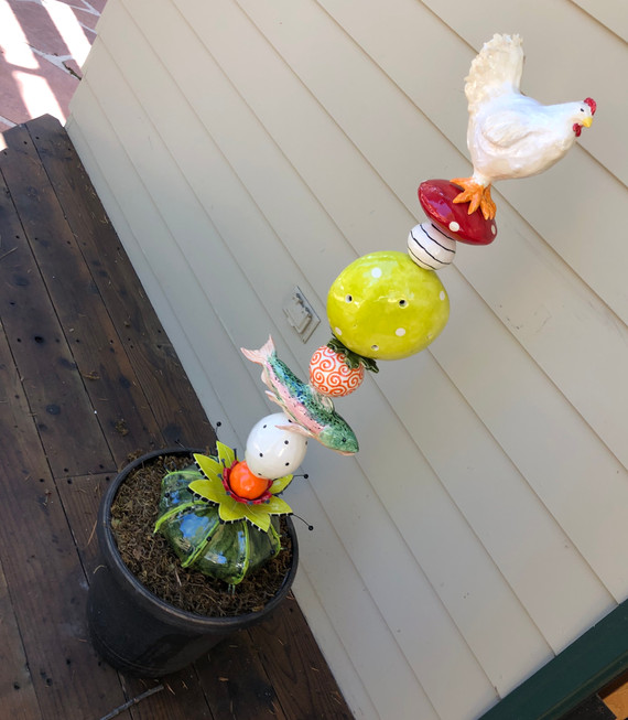 Hen & Fish ceramic totem