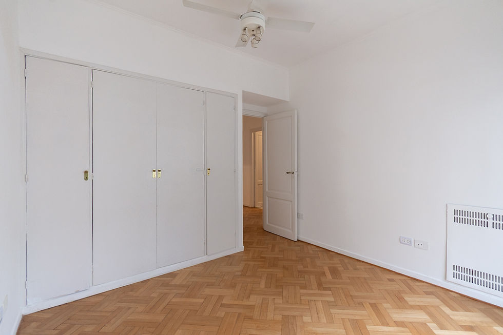 Miniatura: Semipiso a la Venta 4 ambientes con Cochera en Recoleta, Montevideo 1700