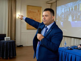 Ushtria e pafundme dhe e palodhur e zelltare me mbrojtës realë e virtualë…